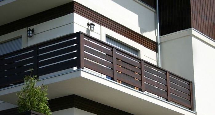 Wooden-Fencing-Balcony-Grill-Design